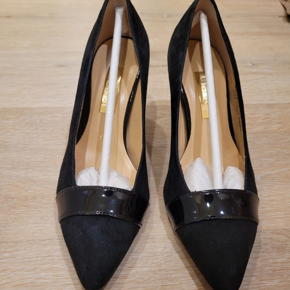 Shoes - Picture 5 of 6